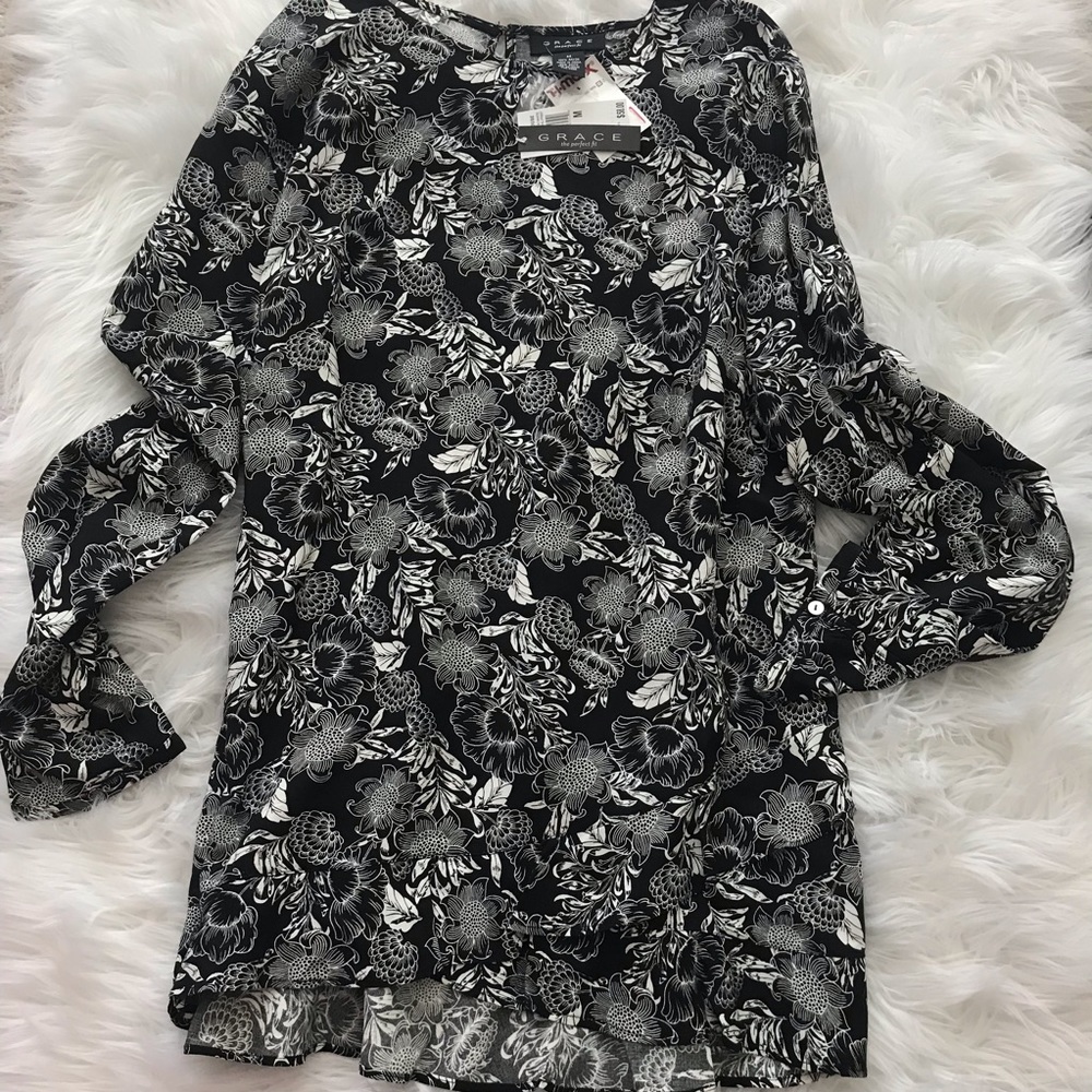 Grace blouse long style size medium new with tags